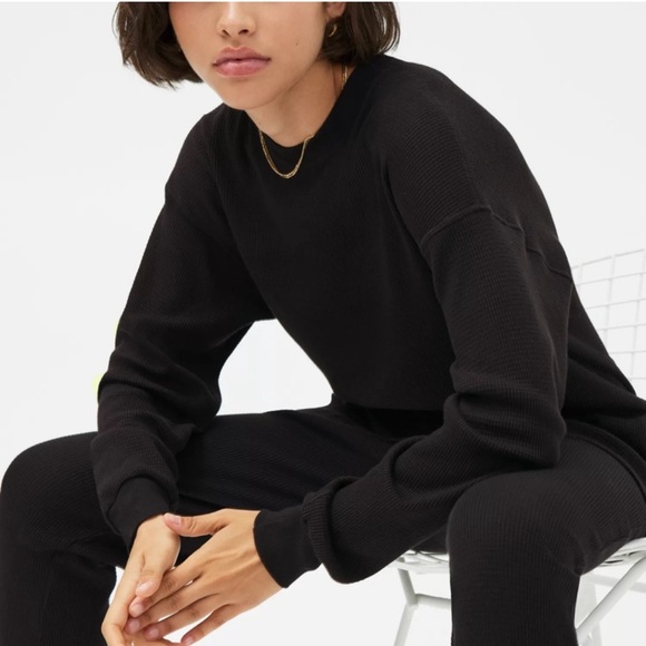 Aritzia TNA Tremont Thermal Longsleeve Shirt - White - Picture 5 of 9